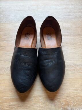 Miz Mooz Black Leather Slip-On Kimmy Flats